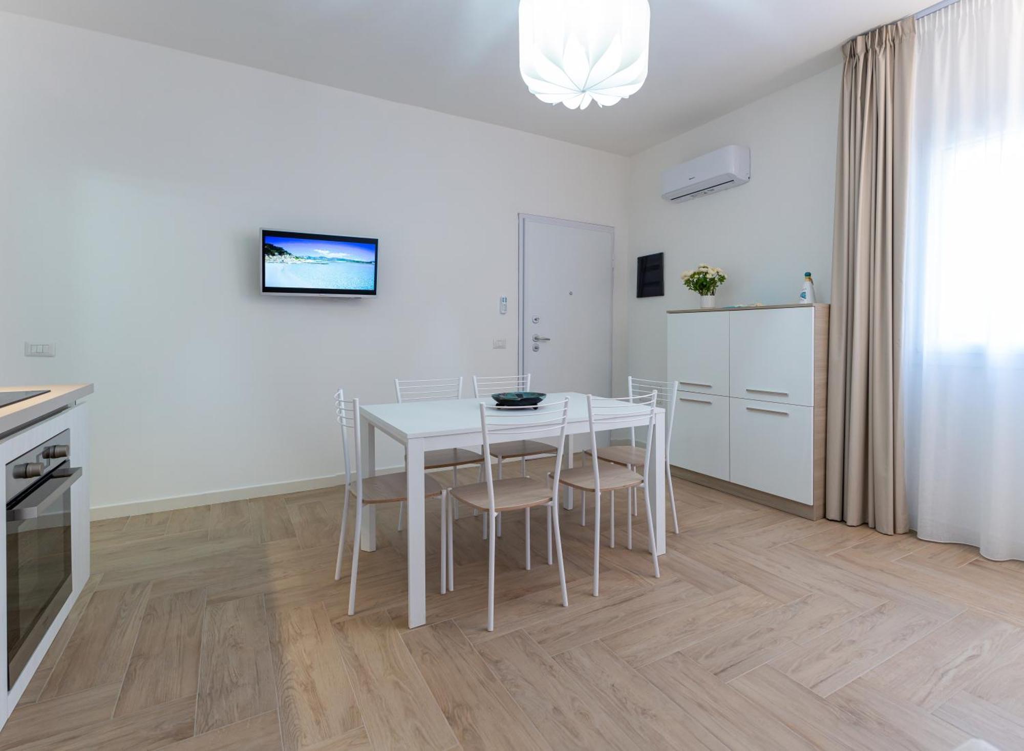 Estia Apartment *